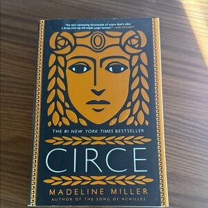 Circe by Madeline Miller Paperback